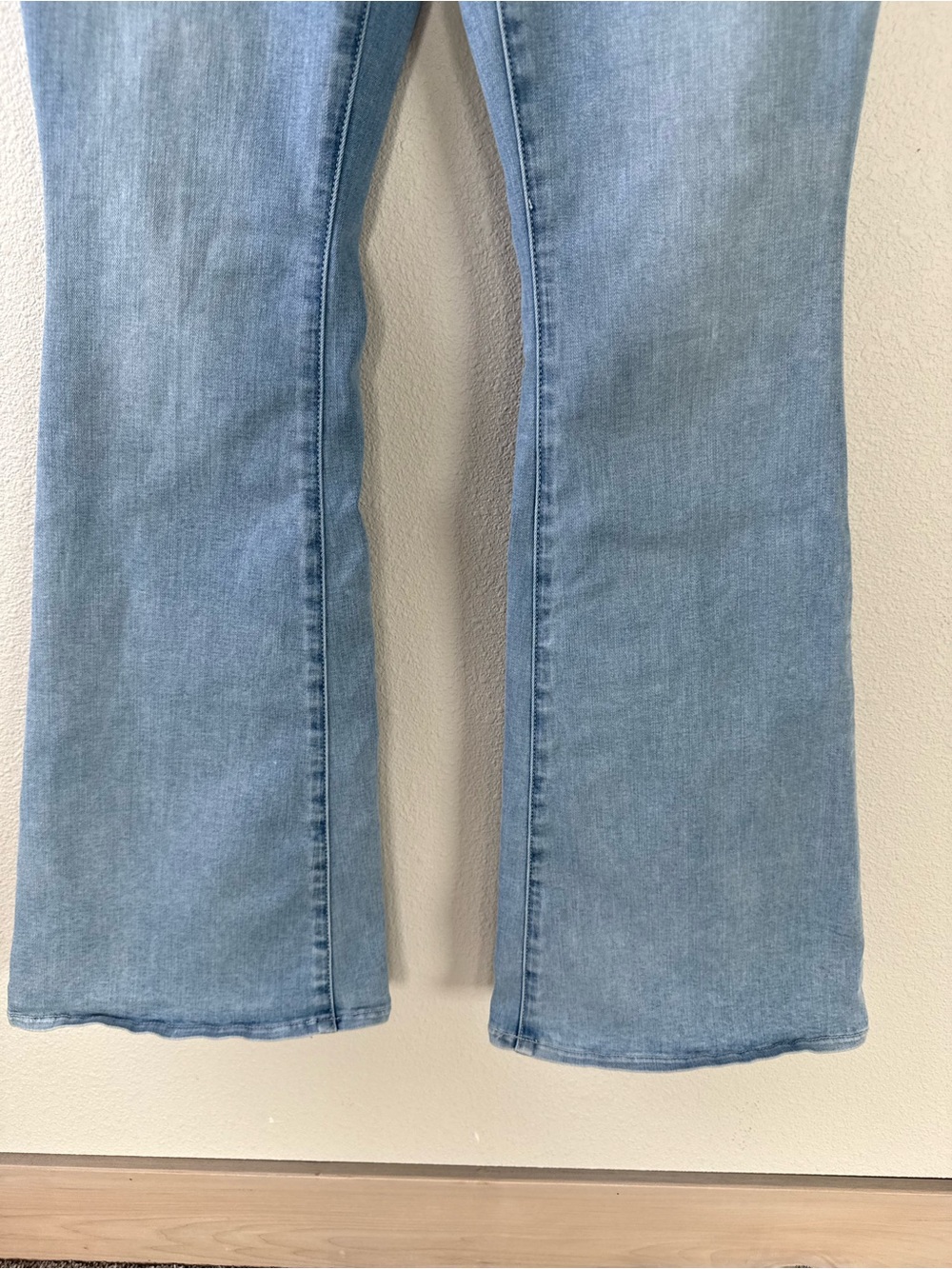 L’AGENCE Marty Flare Jeans Dorian Light Blue Boho Casual Women’s Size 26 - Picture 5 of 10